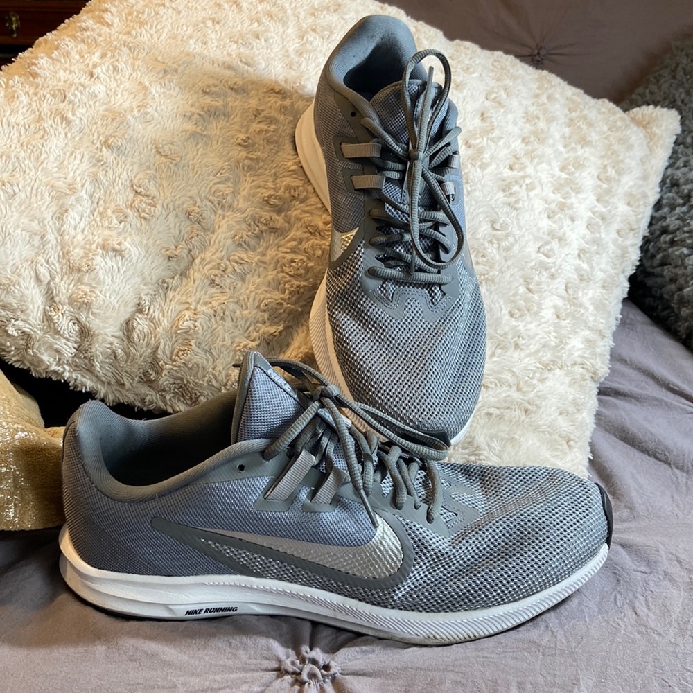 Nike tennis shoes